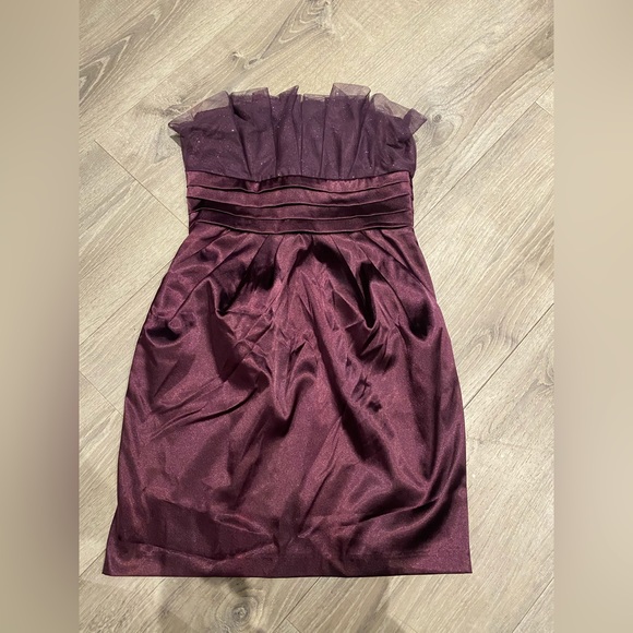 Great condition formal dress - Picture 2 of 3